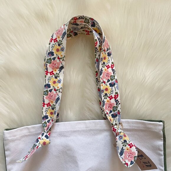 NEW Feed Project x Clarins Cream Army Khaki Green Floral Strap Cotton Tote Bag - Picture 2 of 7